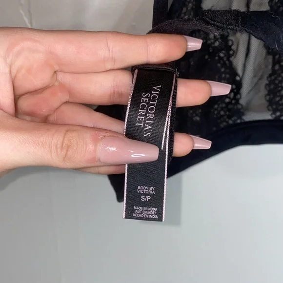 🎱Black lace Victoria Secret bralette! - Picture 8 of 8